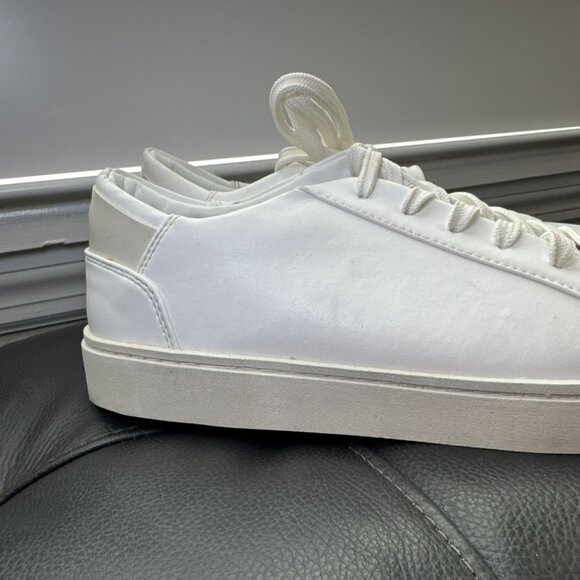 Thousand Fell Lace-up Women's Size 9 White Sneakers - Picture 3 of 7